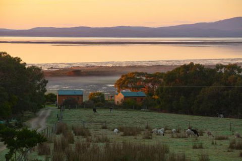 Coastal View Cabins - Goulburn Accommodation 3