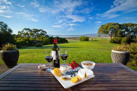 Coastal View Cabins - Goulburn Accommodation 4