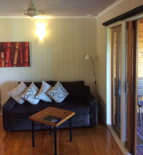 Coastal View Cabins - Goulburn Accommodation 7