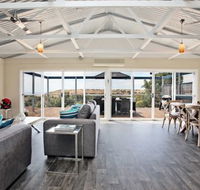 Coral Sands Luxury Beach House - Goulburn Accommodation