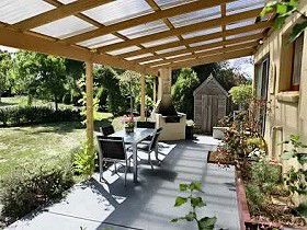 Grandma Housemove - Goulburn Accommodation 0