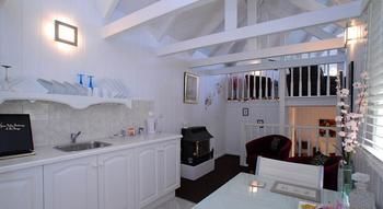 Annie Roe's Luxury Bed & Breakfast - Goulburn Accommodation 24