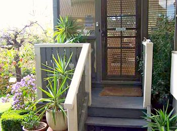 Annie Roe's Luxury Bed & Breakfast - Goulburn Accommodation 6