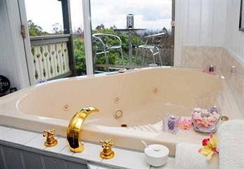 Annie Roe's Luxury Bed & Breakfast - Goulburn Accommodation 7