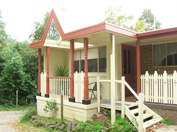 A Camelot Tower & Penthouse - Goulburn Accommodation 18