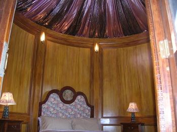 A Camelot Tower & Penthouse - Goulburn Accommodation 26