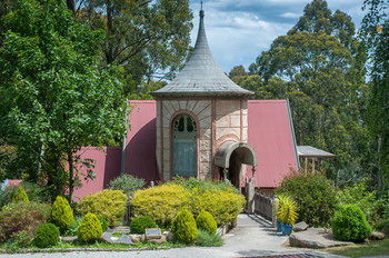 A Camelot Tower & Penthouse - Goulburn Accommodation 31