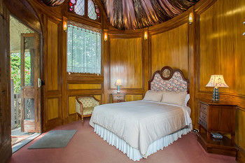 A Camelot Tower & Penthouse - Goulburn Accommodation 33