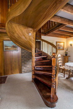 A Camelot Tower & Penthouse - Goulburn Accommodation 34