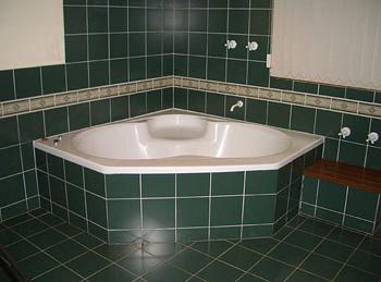 Madison's Mountain Retreat - Goulburn Accommodation 0