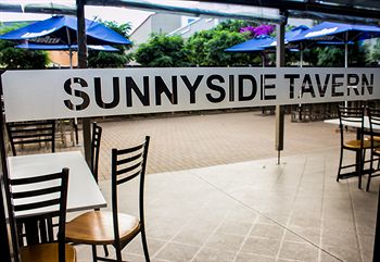 Sunnyside Tavern - Goulburn Accommodation 10