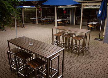 Sunnyside Tavern - Goulburn Accommodation 13