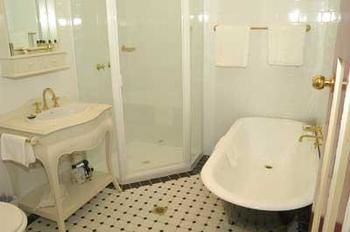 Chalet Blue Mountains - Goulburn Accommodation 7