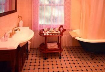 Chalet Blue Mountains - Goulburn Accommodation 8