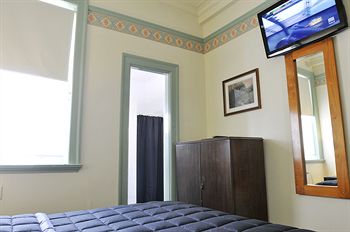 Erina Fair NSW Goulburn Accommodation