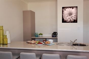 H Boutique Hotel - Goulburn Accommodation 1