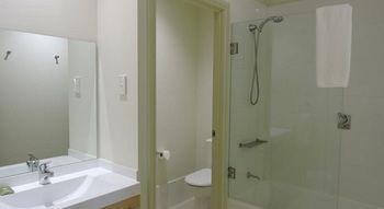 H Boutique Hotel - Goulburn Accommodation 10