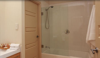 H Boutique Hotel - Goulburn Accommodation 12