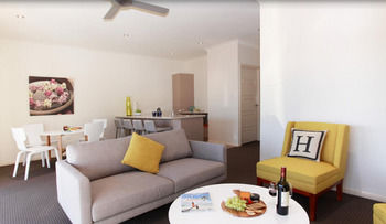H Boutique Hotel - Goulburn Accommodation 26