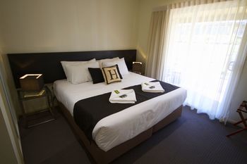 H Boutique Hotel - Goulburn Accommodation 43