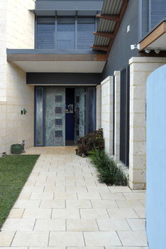 By The Beach B&B And Apartments - Goulburn Accommodation 4