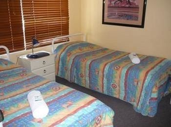 Bayviews & Harbourview Holiday Apartments - Goulburn Accommodation 3