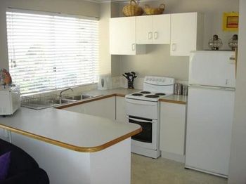 Bayviews & Harbourview Holiday Apartments - Goulburn Accommodation 8