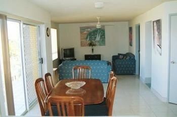 Bayviews & Harbourview Holiday Apartments - Goulburn Accommodation 10