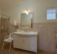 Cadman Motor Inn amp Apartments - Goulburn Accommodation