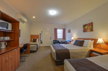 Cadman Motor Inn & Apartments - Goulburn Accommodation 3