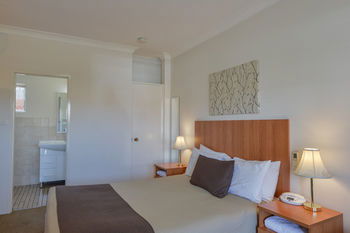 Cadman Motor Inn & Apartments - Goulburn Accommodation 16