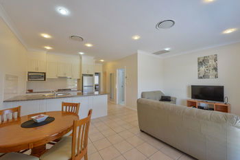 Cadman Motor Inn & Apartments - Goulburn Accommodation 21