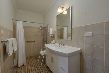 Cadman Motor Inn & Apartments - Goulburn Accommodation 27