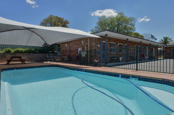 Cadman Motor Inn & Apartments - Goulburn Accommodation 28