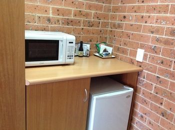 Akuna Motor Inn And Apartments - Goulburn Accommodation 4