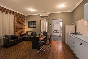 Akuna Motor Inn And Apartments - Goulburn Accommodation 11