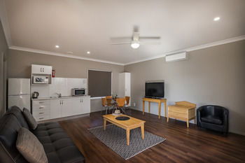 Akuna Motor Inn And Apartments - Goulburn Accommodation 12