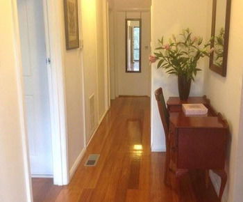 Eltham Retreat - Goulburn Accommodation 11