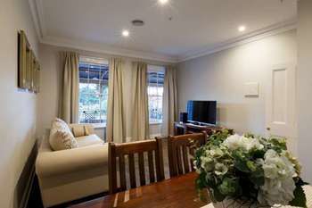Bathurst Royal Apartments - Goulburn Accommodation 4