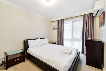 UrbanMinder @ Westbury - Goulburn Accommodation 7