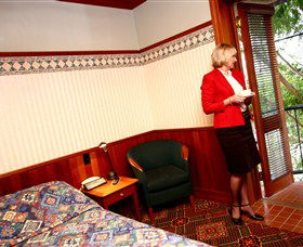 Manly Hotel, The - Goulburn Accommodation 3
