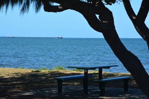 Beach House Redcliffe - Goulburn Accommodation 4