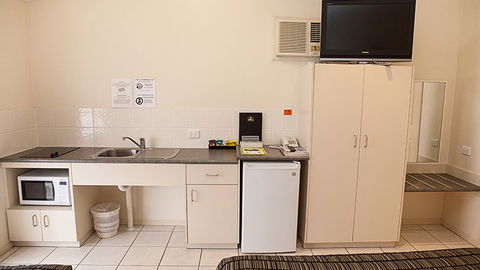 BEST WESTERN Caboolture Central Motor Inn - Goulburn Accommodation 0