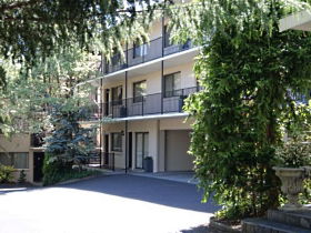 Grosvenor Court Apartments - Goulburn Accommodation 0