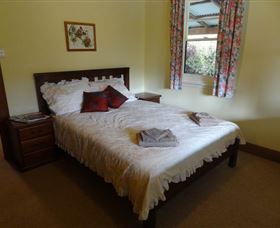 Camellia Cottage On Maple Hill - Goulburn Accommodation 2