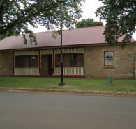 Christopher Hall's Colonial Accommodation - Goulburn Accommodation