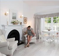 White Dove Cottage Bed and Breakfast - Goulburn Accommodation