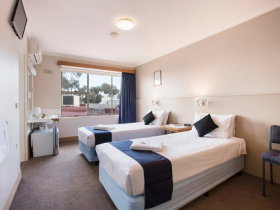 Carlyle Hotel - Goulburn Accommodation 2