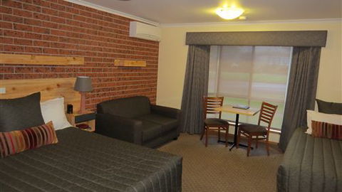 AAT 28 Goldsmith Hotel - Goulburn Accommodation 2