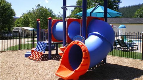 Porepunkah Pines Holiday Park - Goulburn Accommodation 2